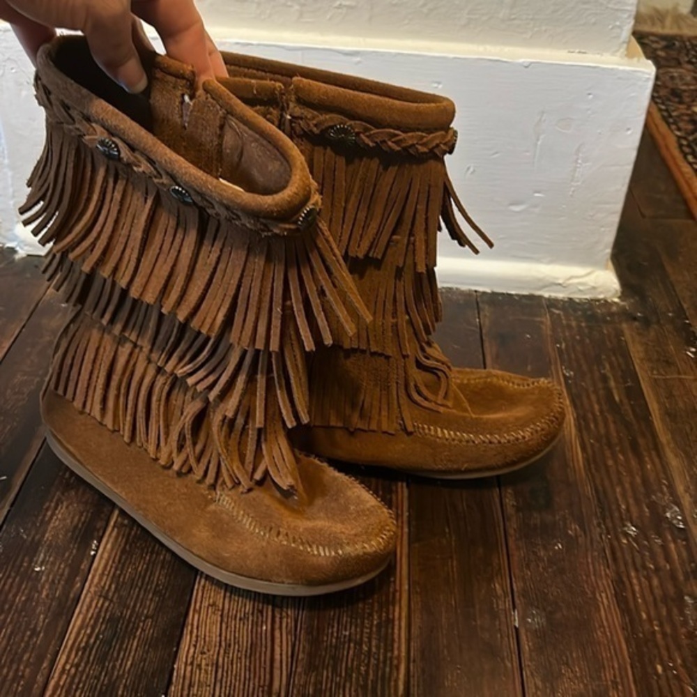 Minnetonka girls brown suede leather3 layer fingering boots size 4